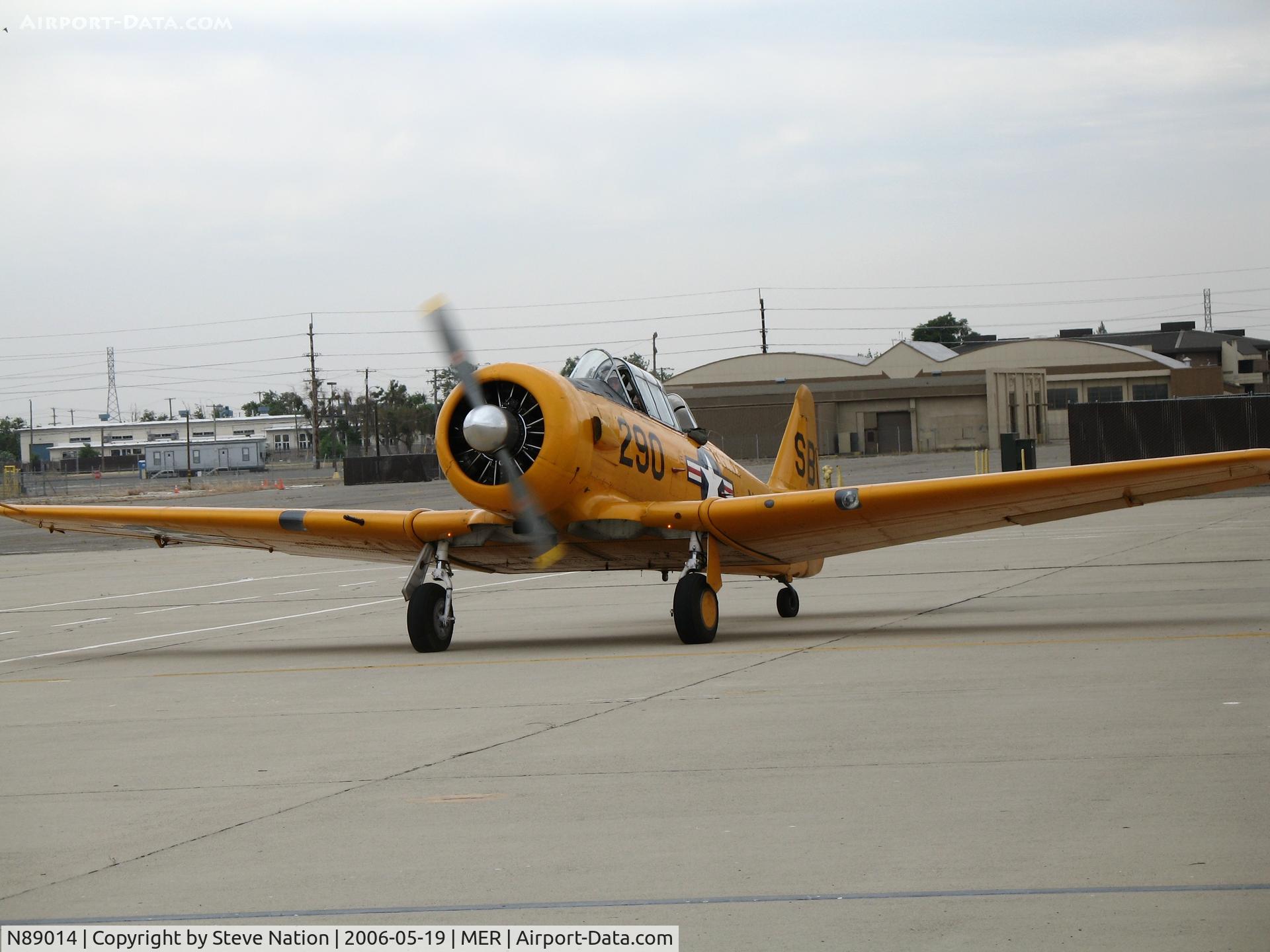 N89014, 1943 North American SNJ-5 Texan Texan C/N 84865, North American SNJ-5 taxying in  for 2006 West Coast Formation Clinic fly-in @ Castle AFB, CA