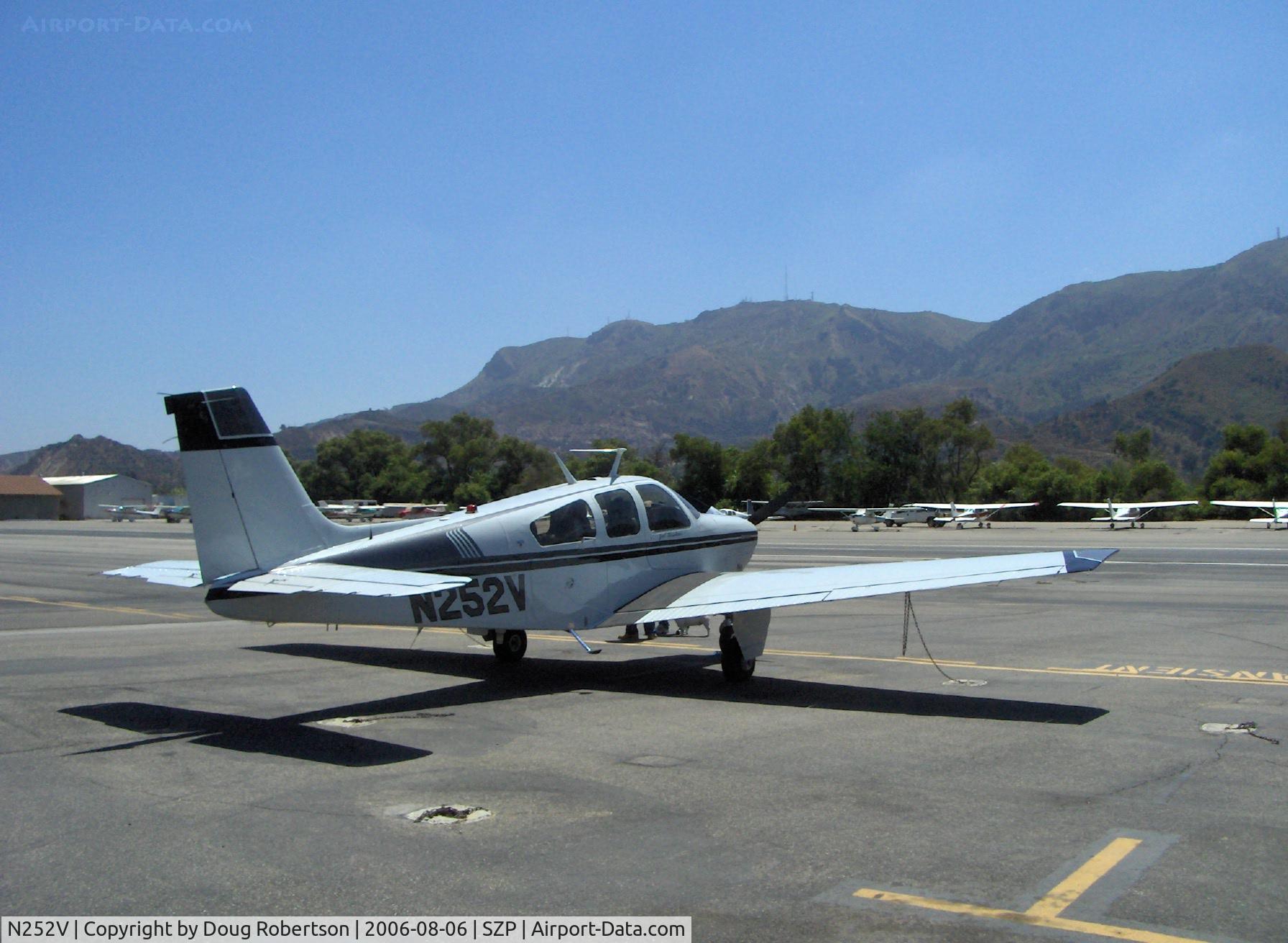 N252V, 1971 Beech F33A Bonanza C/N CE-321, 1971 Beech F33A BONANZA, Continental IO-520-BA 285 Hp, taxi to runway 22