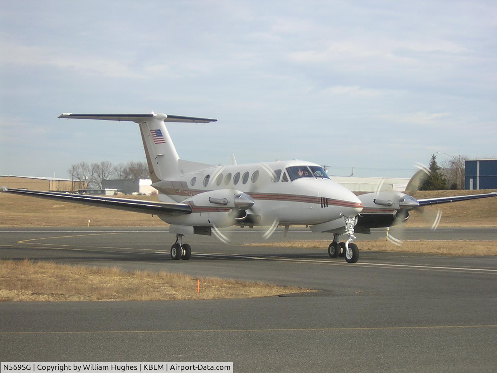 N569SG, 1982 Beech B200 King Air C/N BB-1084, leaving for New Orleans