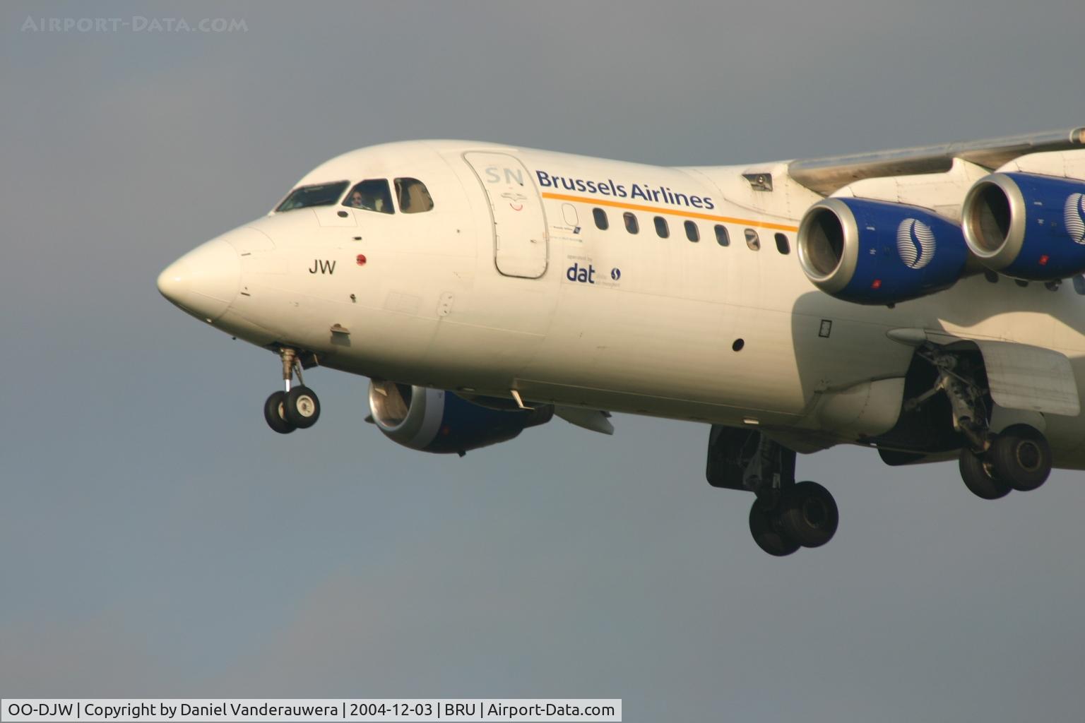 OO-DJW, 1996 British Aerospace Avro 146-RJ85 C/N E.2296, old livery