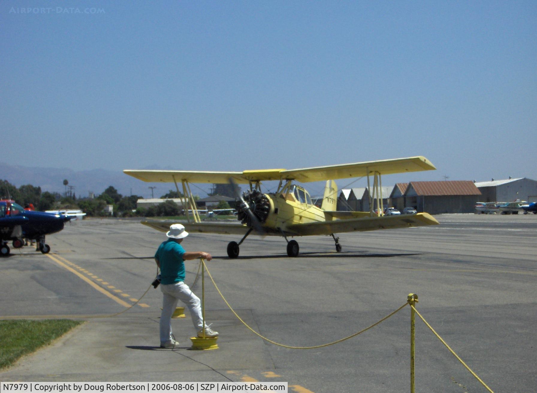 N7979, 1971 Grumman G-164A Super Ag-Cat C/N 843, 1971 Grumman-Schweizer G-164 AG-CAT, taxi to fuel dock