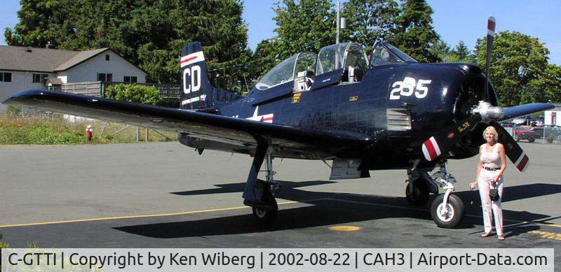 C-GTTI, 1954 North American T-28B Trojan C/N 219-3, Pretty big visitor for our little airpark, and landed downwind too !