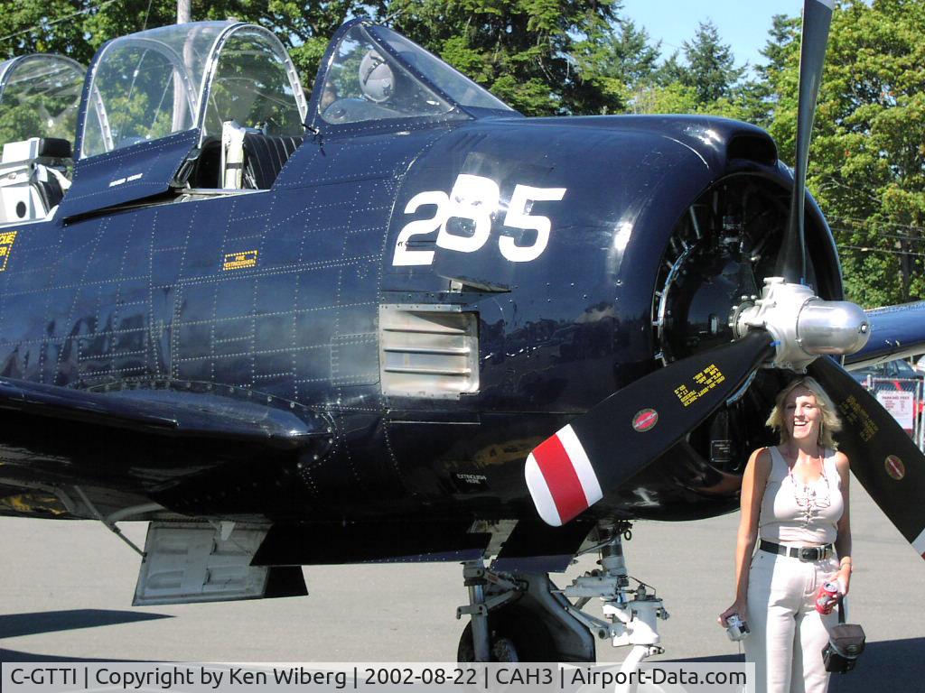 C-GTTI, 1954 North American T-28B Trojan C/N 219-3, ....yes indeed, it is quite a big one !
