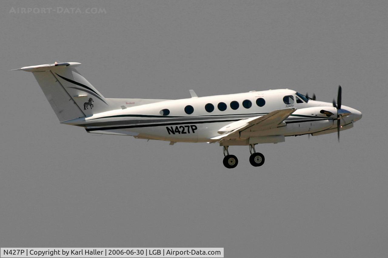 N427P, 1990 Beech B200 King Air C/N BB-1367, saw in in Lon Beach
