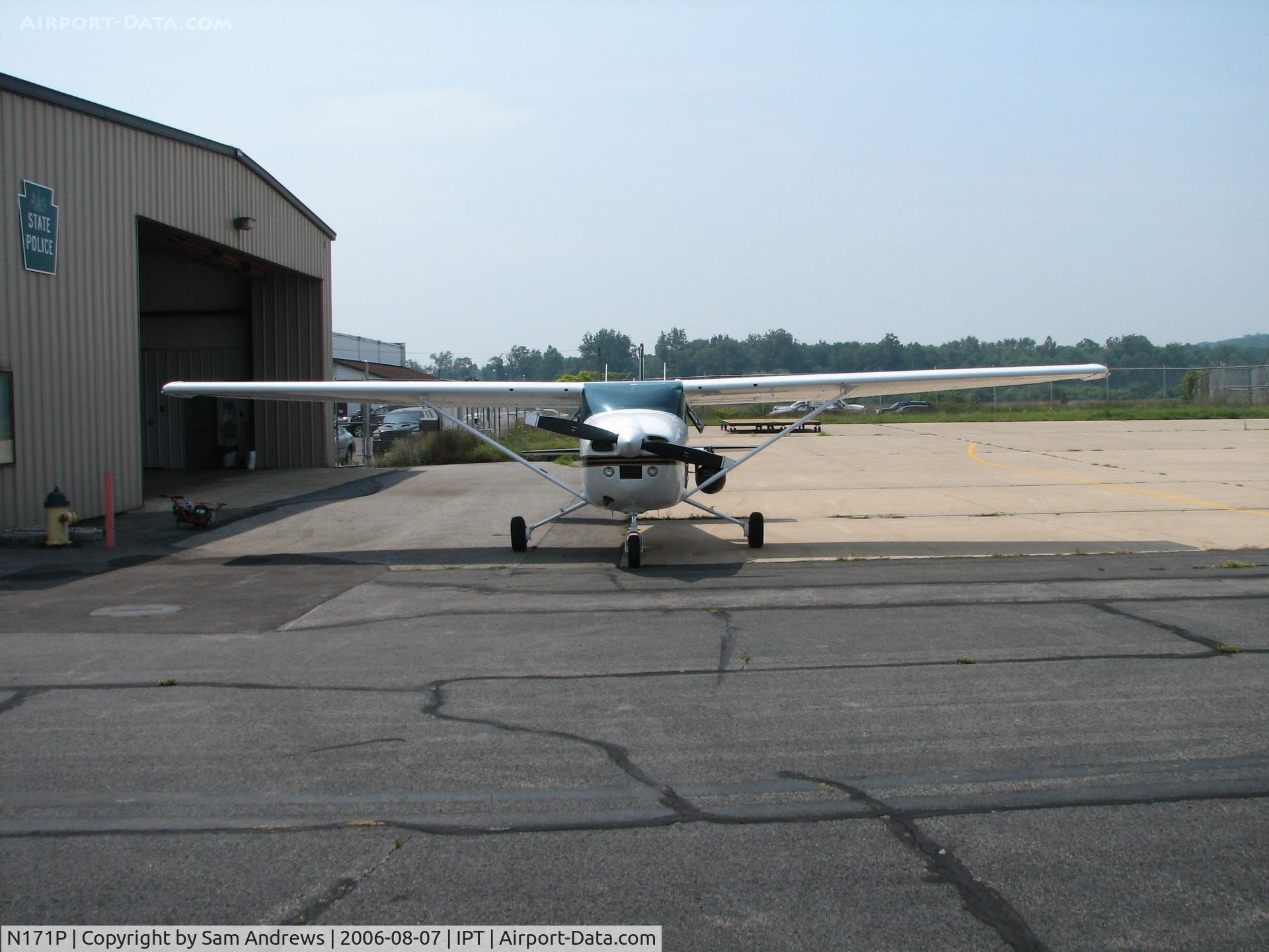 N171P, 1982 Cessna 182R Skylane C/N 182-68147, Front view.  That thing hanging off the side is a gyro cam.