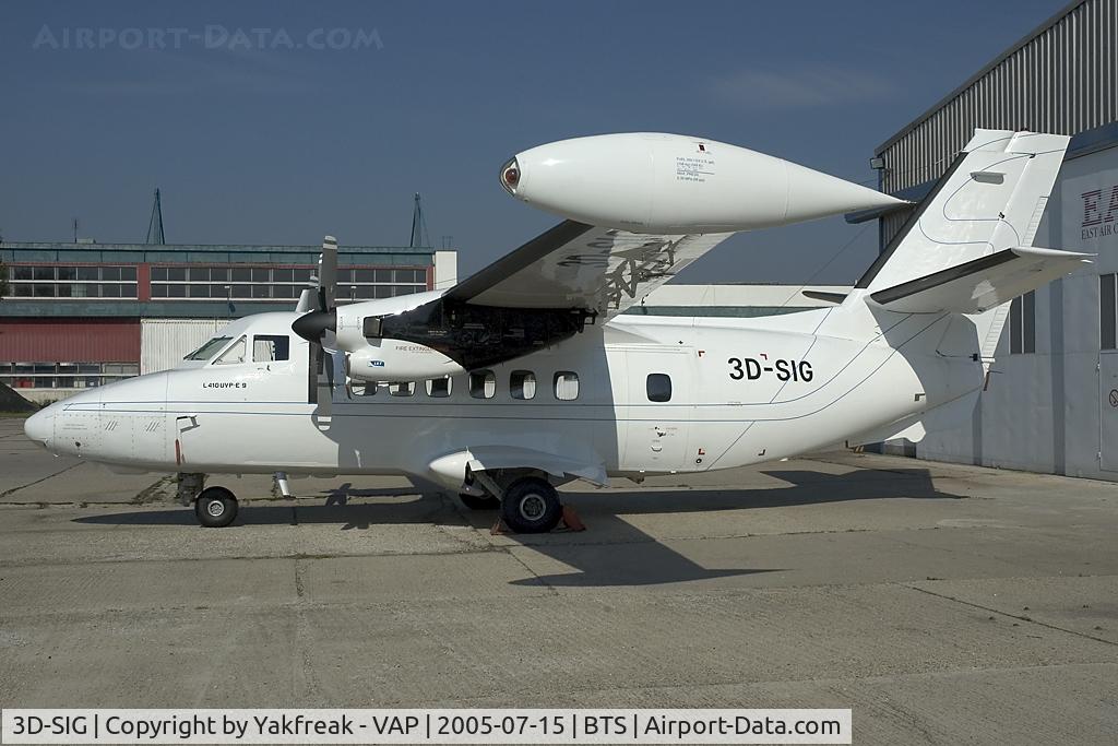 3D-SIG, Let L-410UVP Turbolet C/N 871939, untiteled Let 410 ready for the paintshop