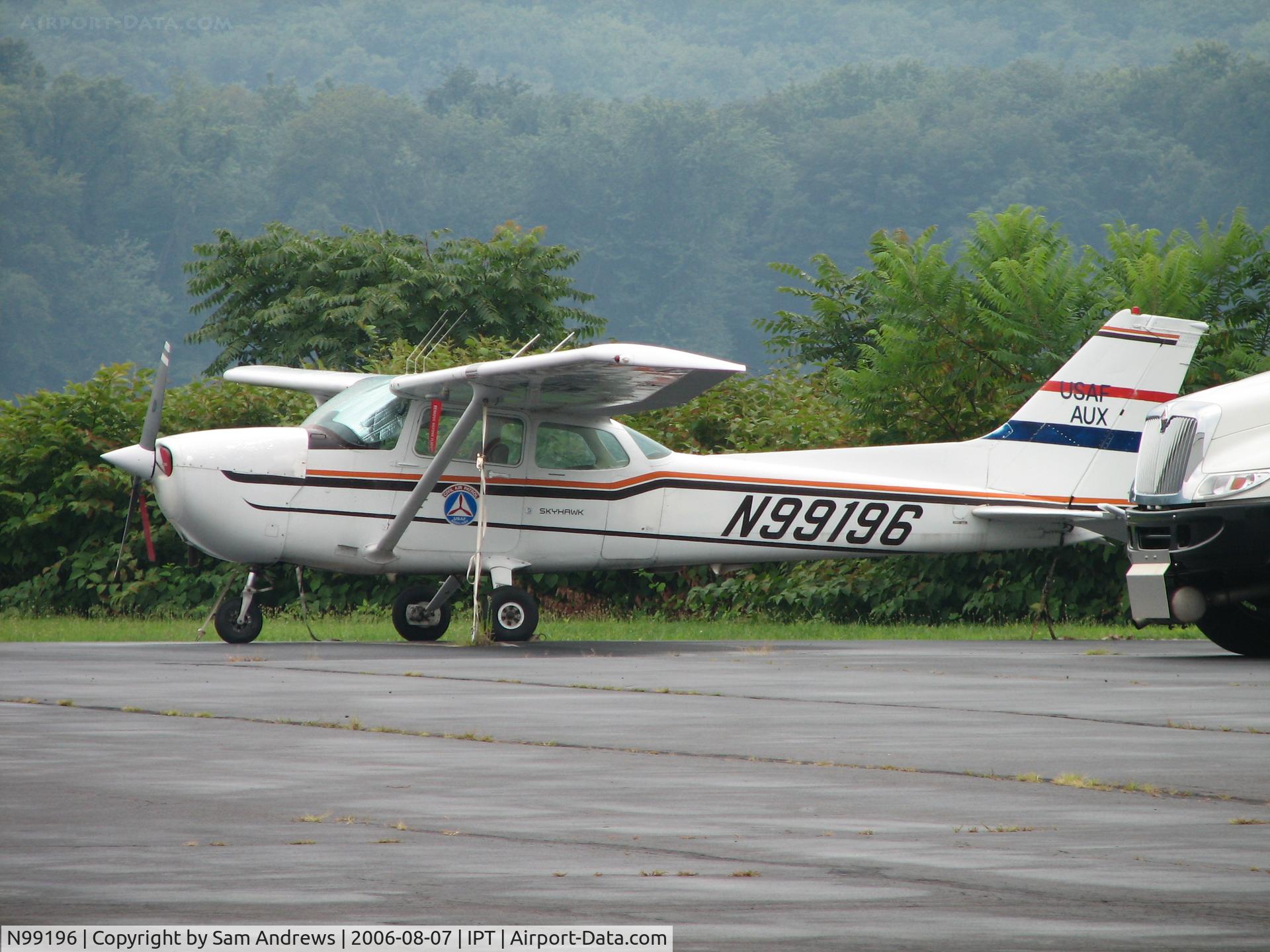 N99196, 1985 Cessna 172P C/N 17276416, Waiting on a mision