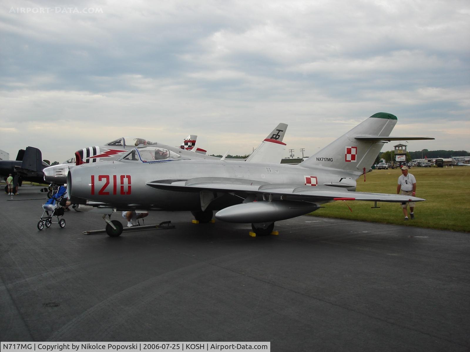 N717MG, 1957 PZL-Mielec Lim-5 (MiG-17F) C/N 1C1210, Oshkosh 206