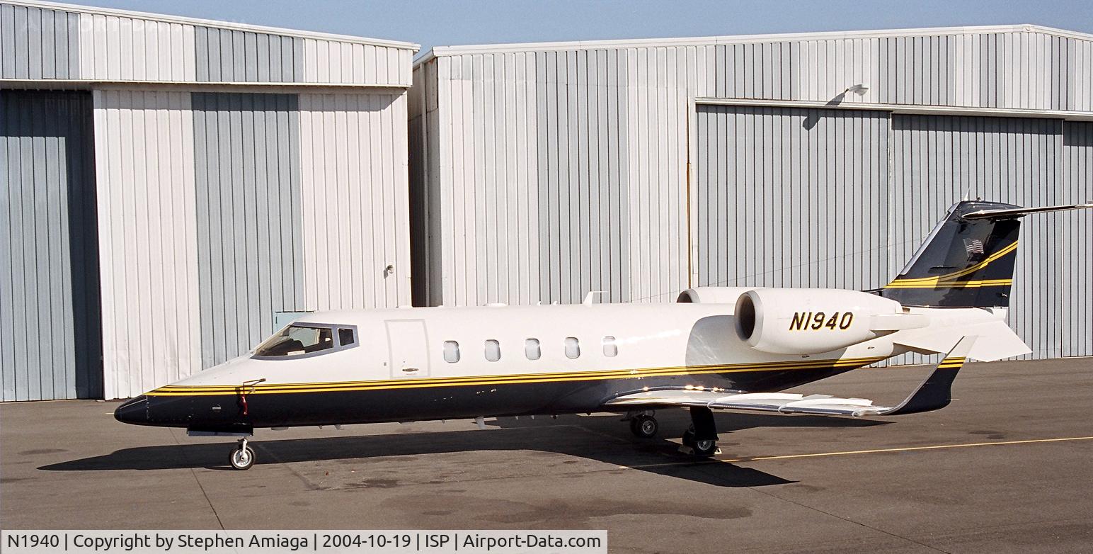 N1940, 1994 Learjet Inc 60 C/N 002, Lear 60 at the A&P ramp...