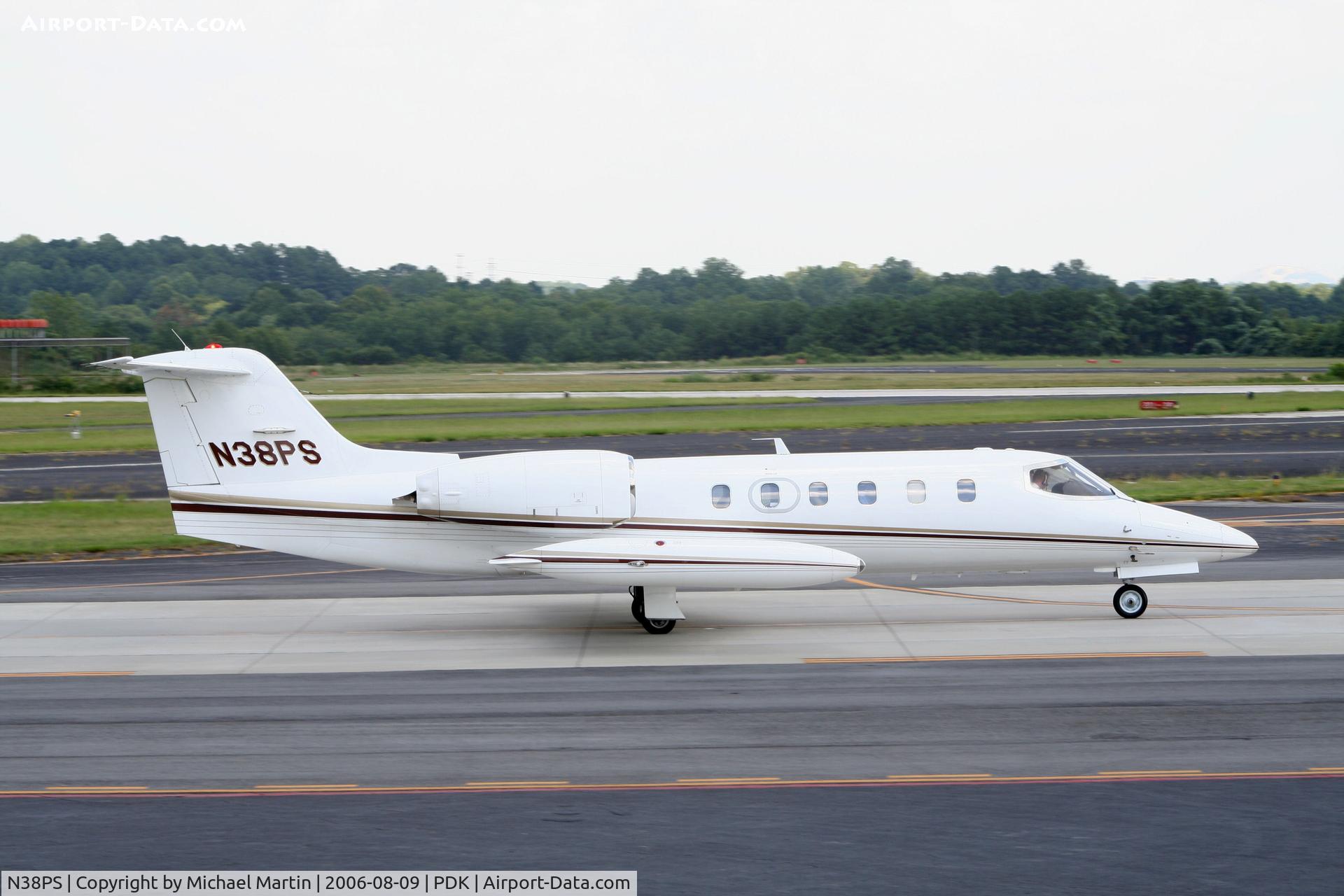 N38PS, 1979 Gates Learjet 35A C/N 206, Taxing to Runway 2R
