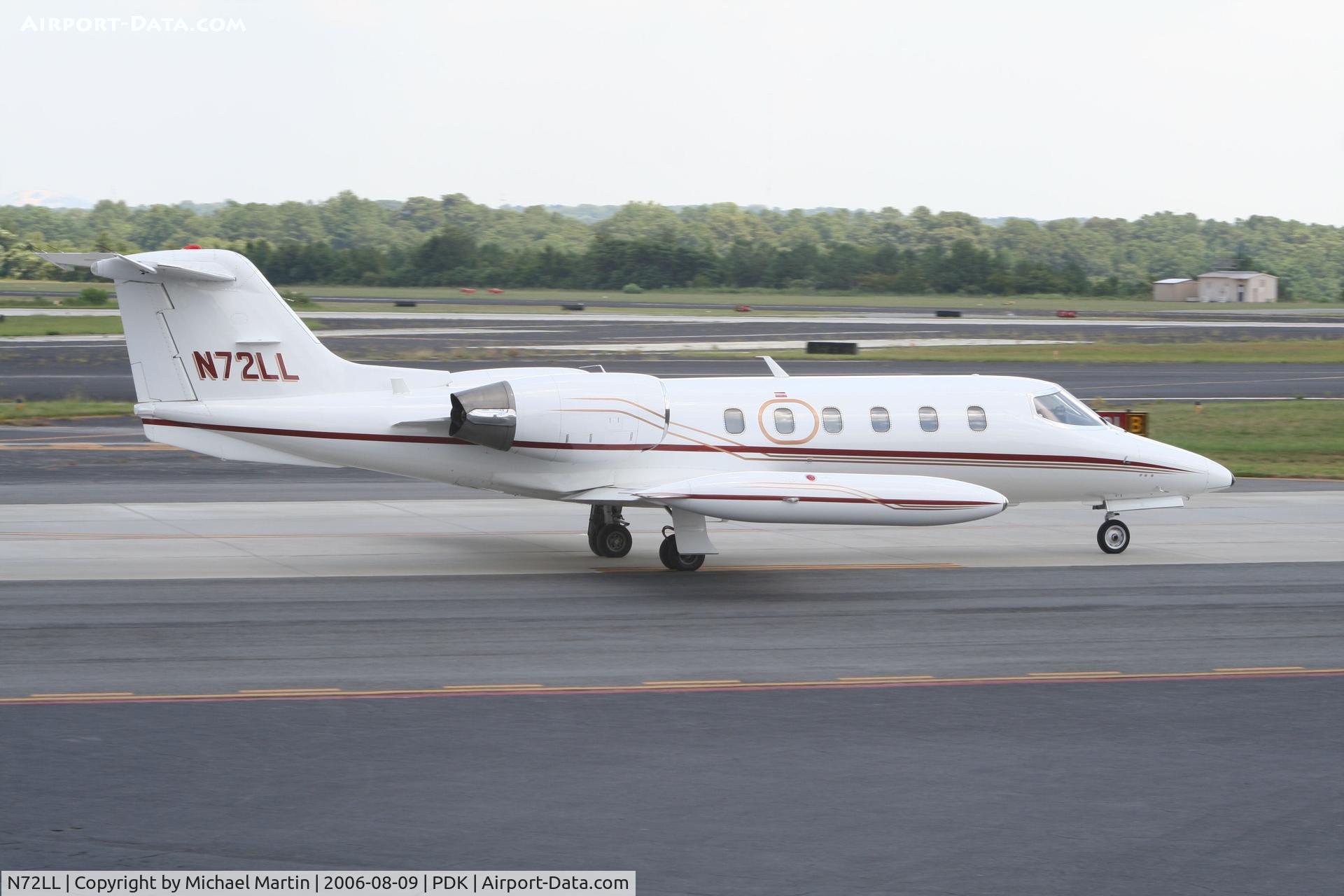 N72LL, 1980 Gates Learjet Corp. 35A C/N 275, Taxing to Runway 2R