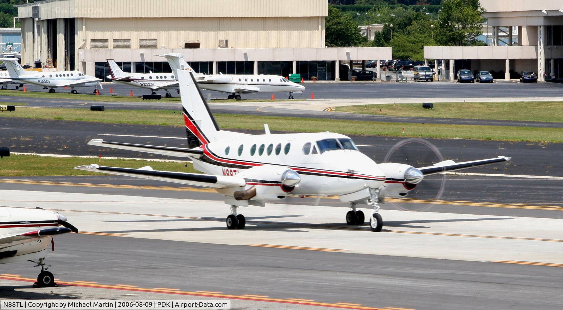 N88TL, 1981 Beech B100 King Air C/N BE-113, Taxing from Epps Air Service