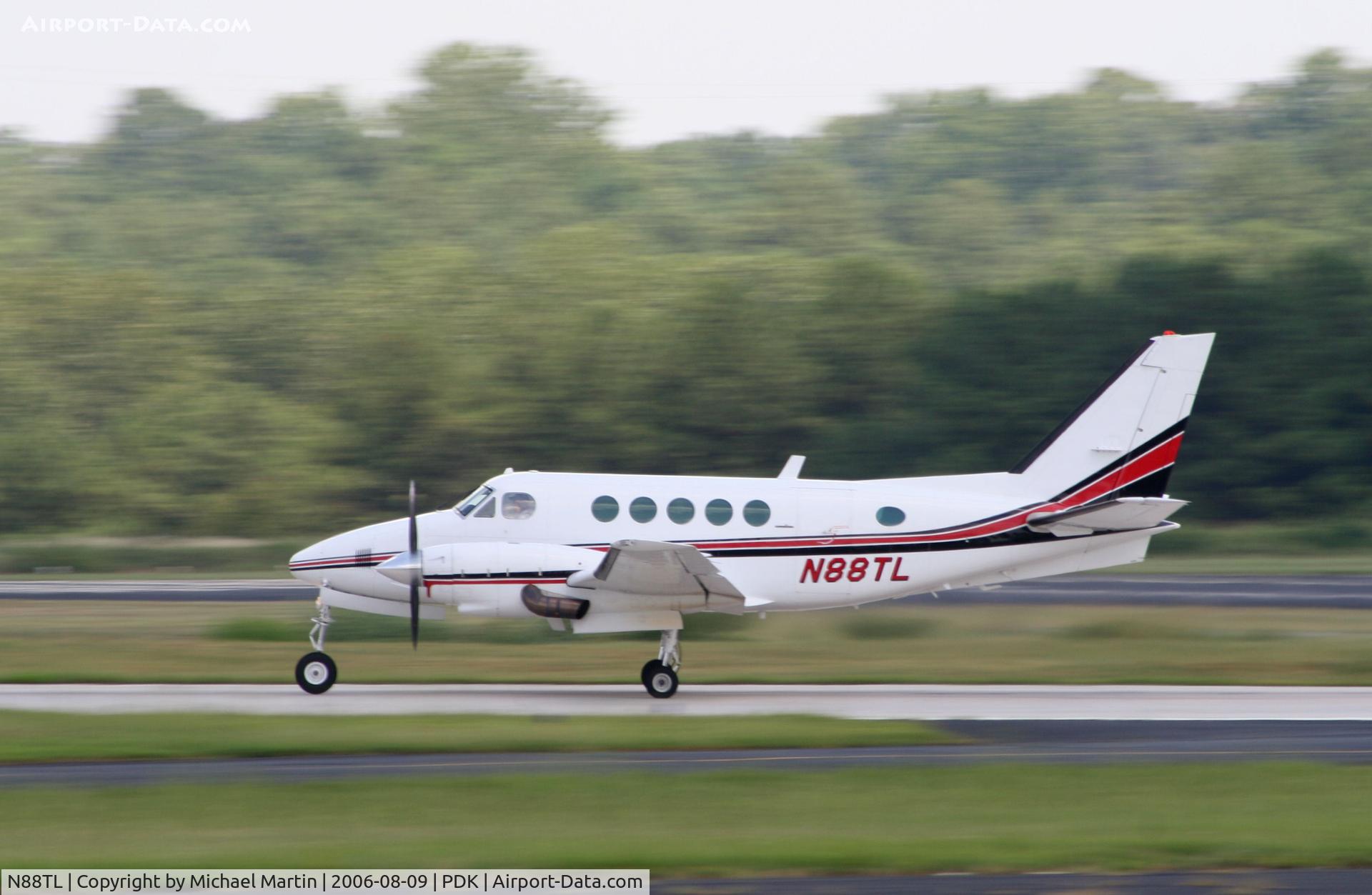 N88TL, 1981 Beech B100 King Air C/N BE-113, Taking off from 2R