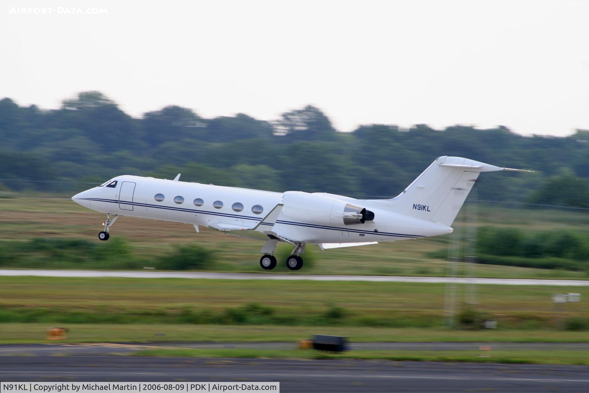 N91KL, 2003 Gulfstream Aerospace Gulfstream IV C/N 1507, Departing Runway 2R