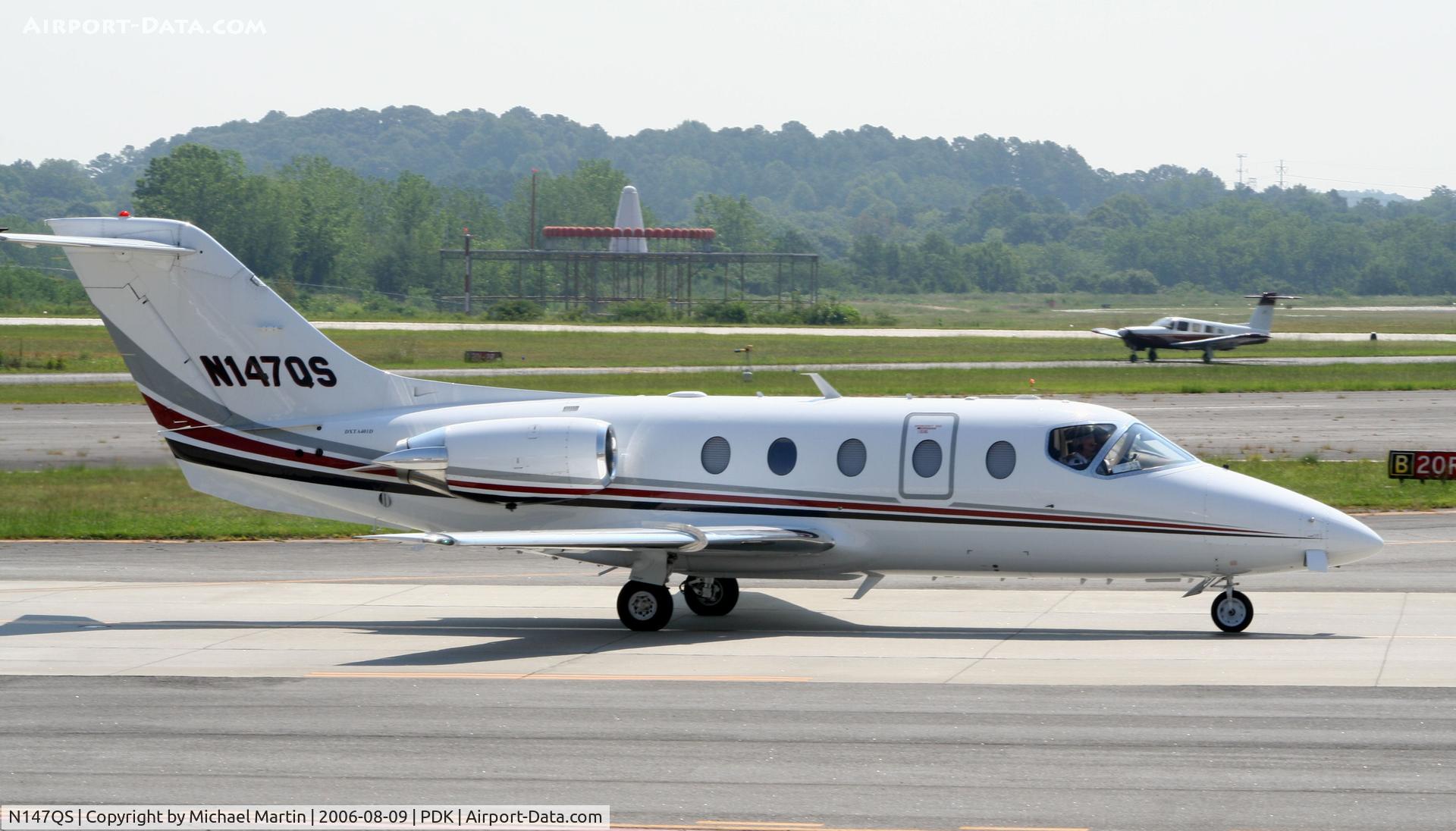 N147QS, Raytheon 400A C/N RK-436, Taxing to Runway 2R