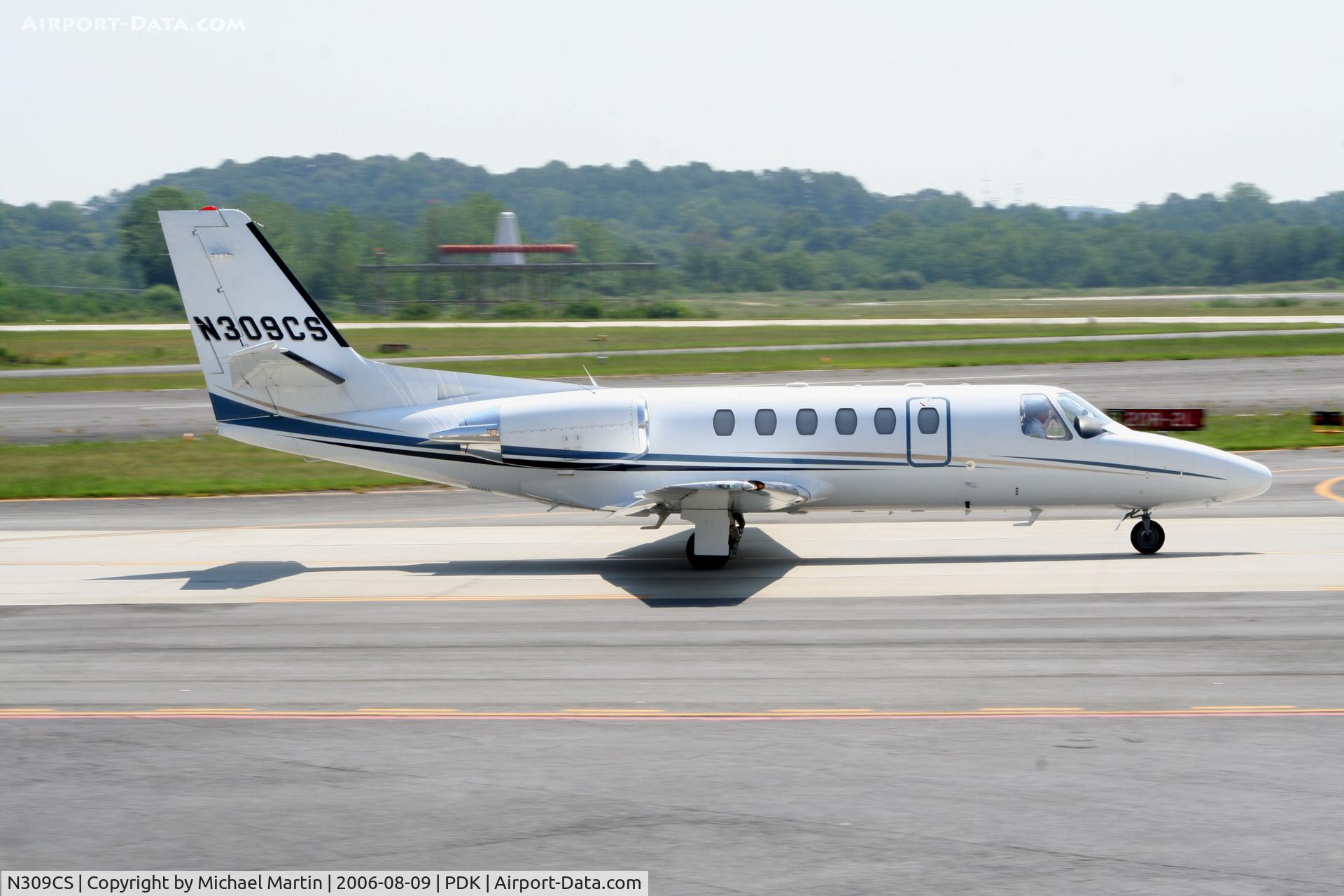 N309CS, 2001 Cessna 550 C/N 550-0977, Taxing to Runway 2R