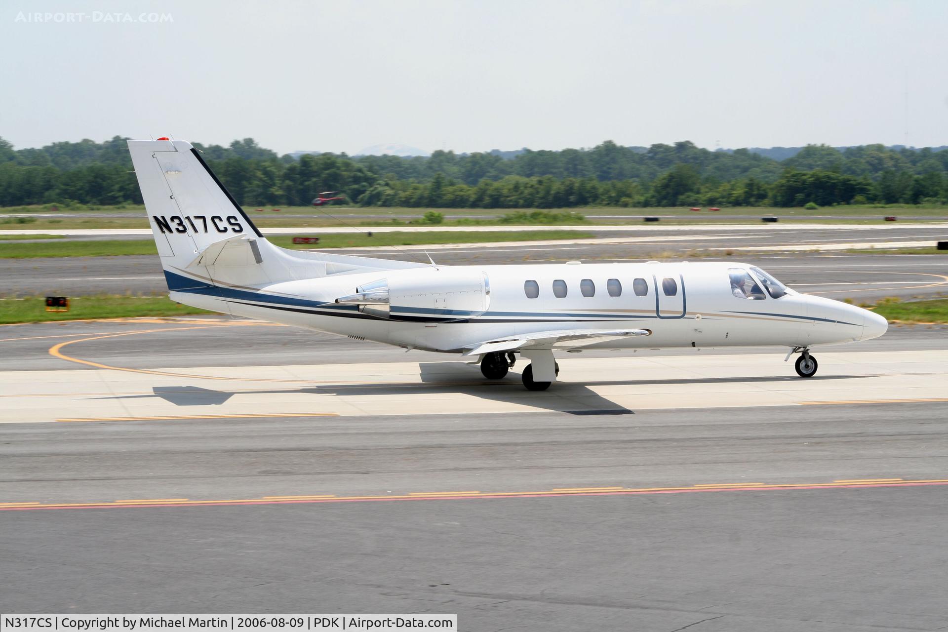 N317CS, 1974 Piper PA-31-350 Navajo Chieftain Chieftain C/N 31-7405228, Taxing to Runway 2R
