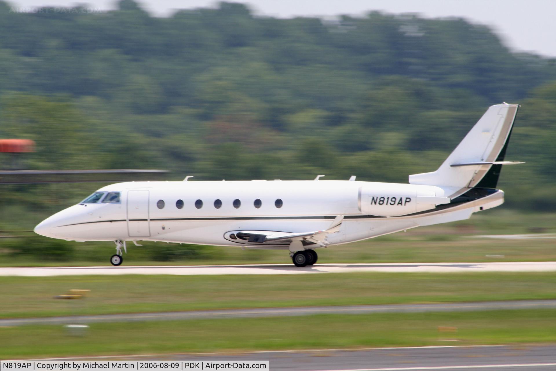 N819AP, 2008 Israel Aerospace Industries G200 C/N 191, Departing Runway 2R