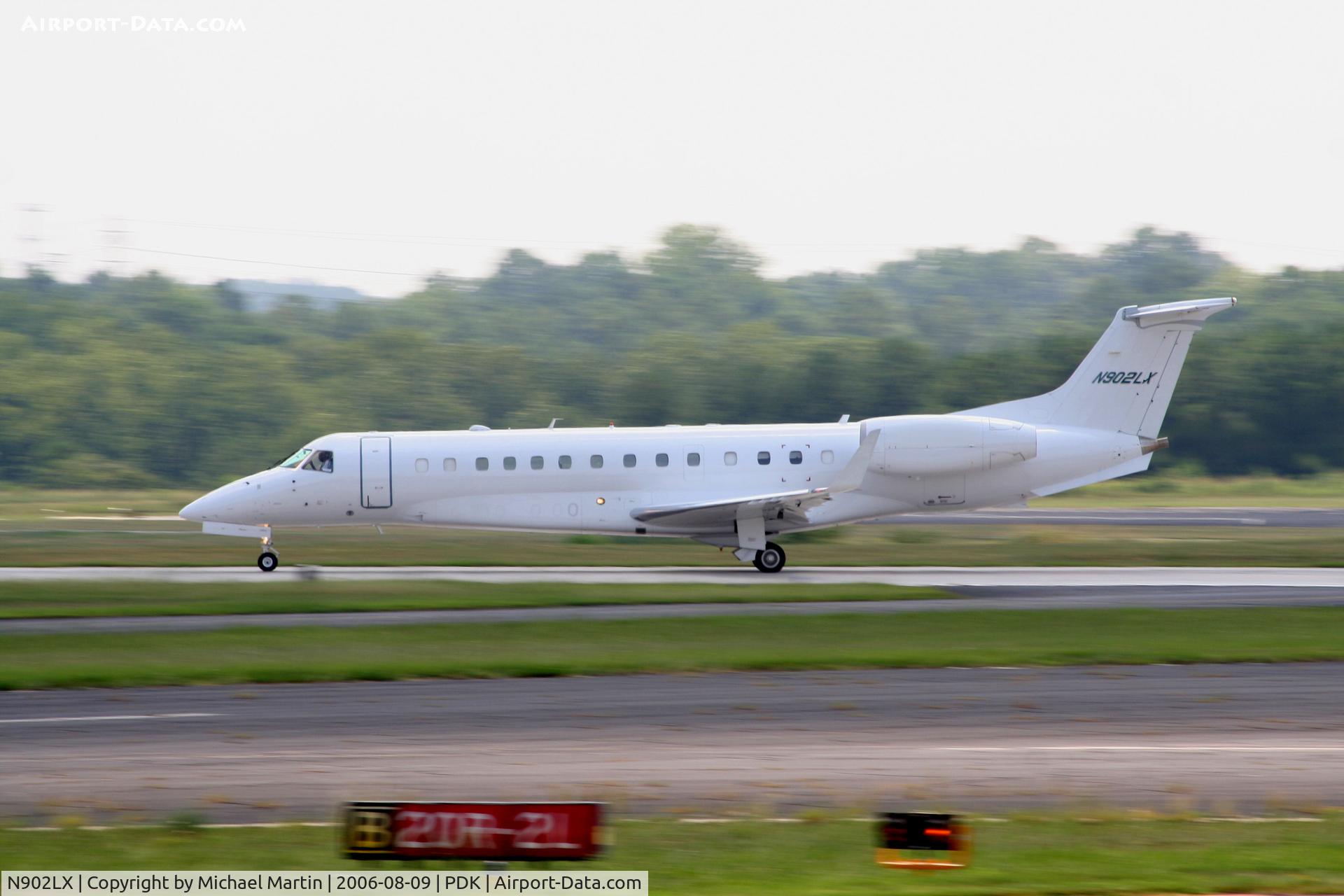 N902LX, 2003 Embraer EMB-135BJ Legacy C/N 145495, Departing Runway 2R