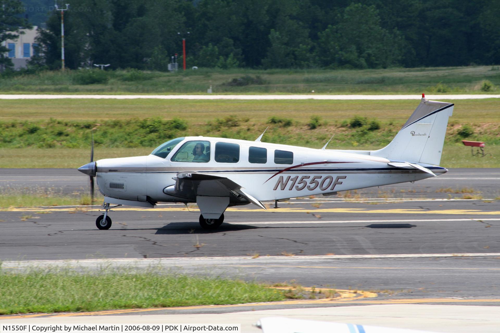N1550F, 1989 Beech A36 Bonanza 36 C/N E-2480, Landing Runway 2L