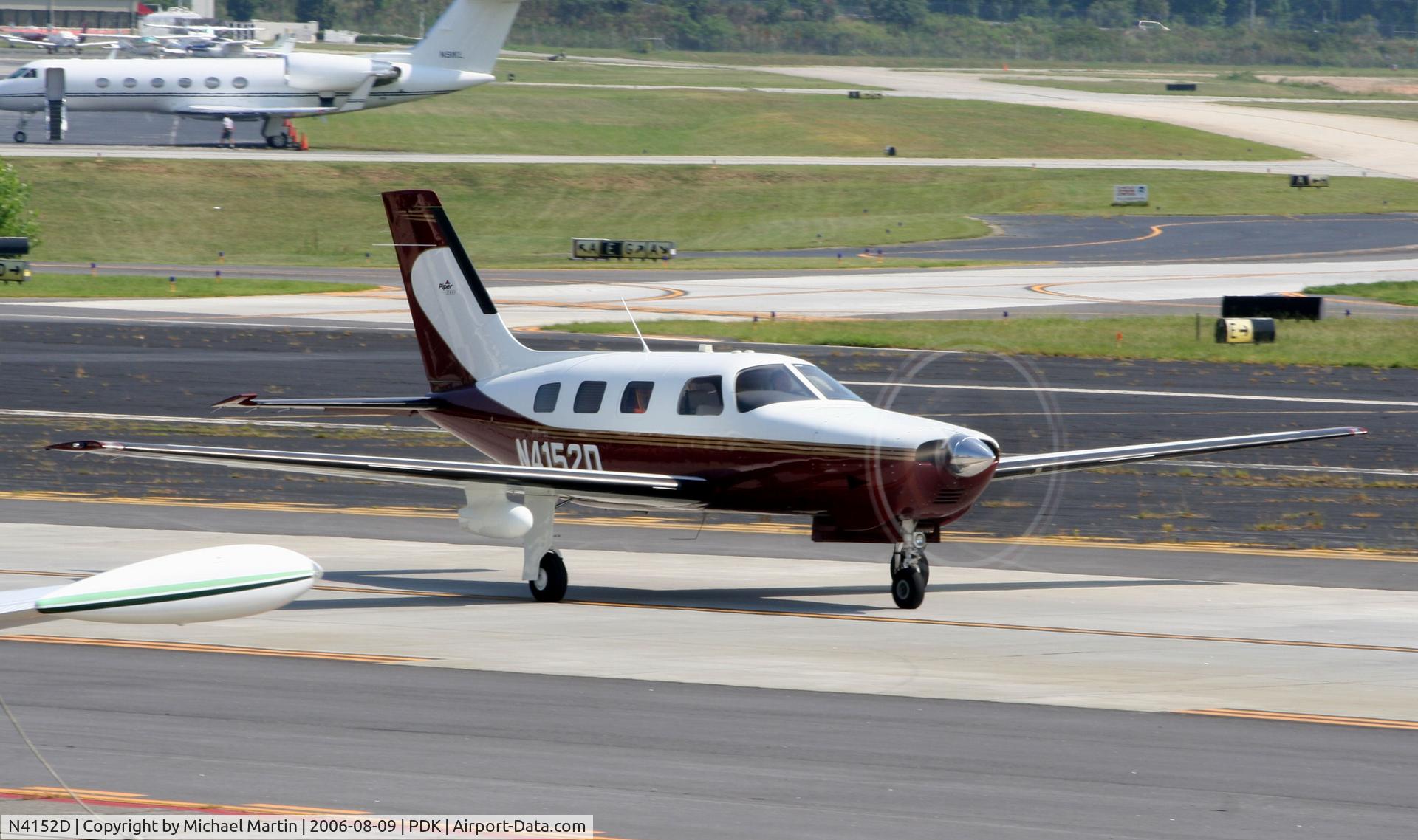 N4152D, 2000 Piper PA-46-350P Malibu Mirage C/N 4636304, Taxing to Mercury Air Center