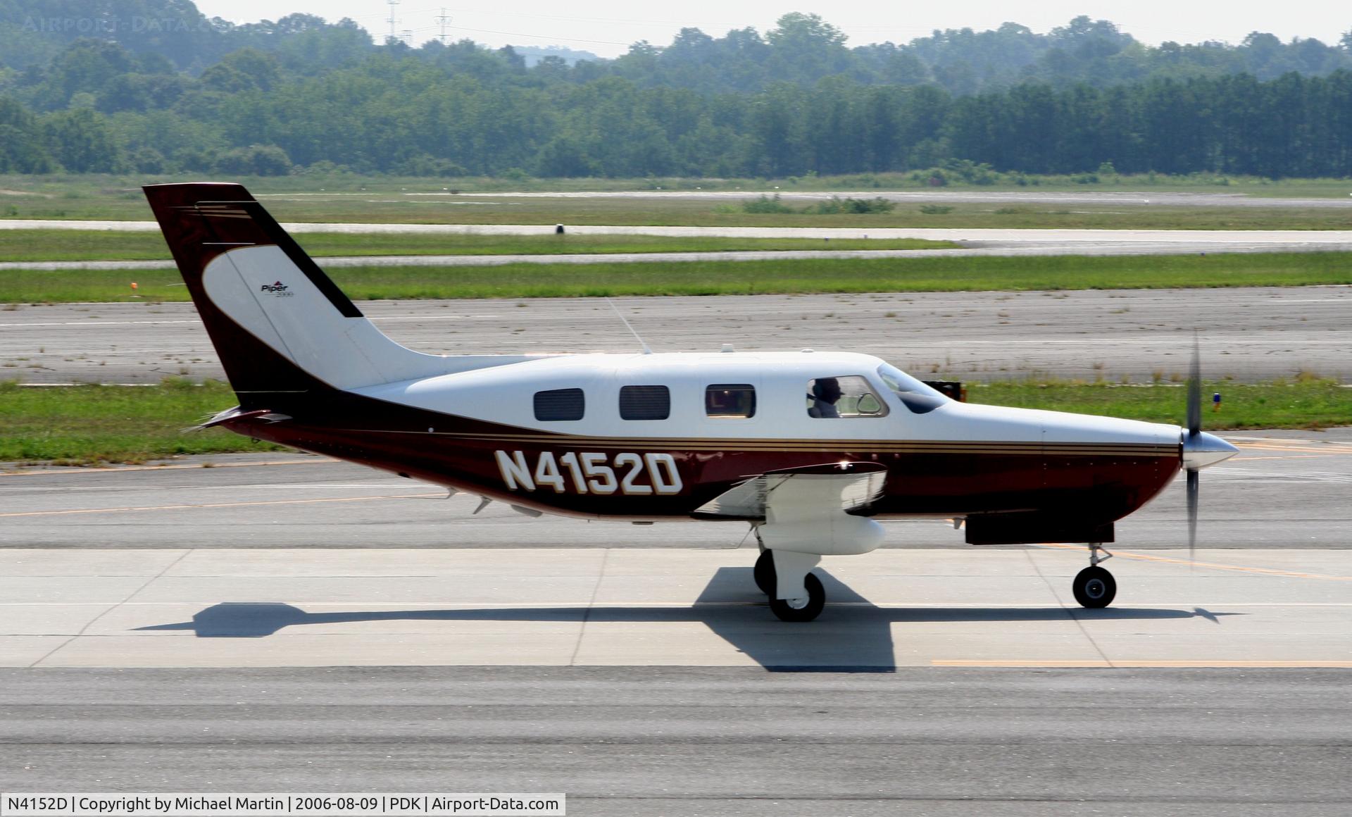 N4152D, 2000 Piper PA-46-350P Malibu Mirage C/N 4636304, Taxing to Mercury Air Center