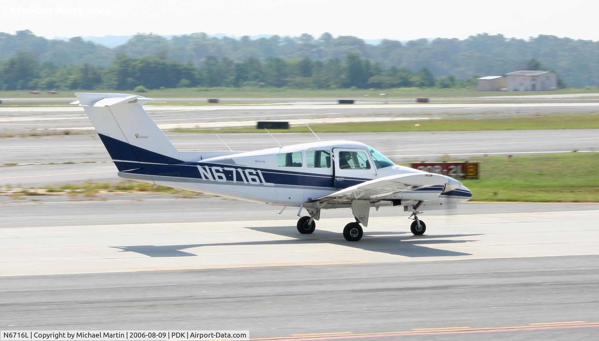 N6716L, 1980 Beech 76 Duchess C/N ME-326, Taxing to Runway 2R