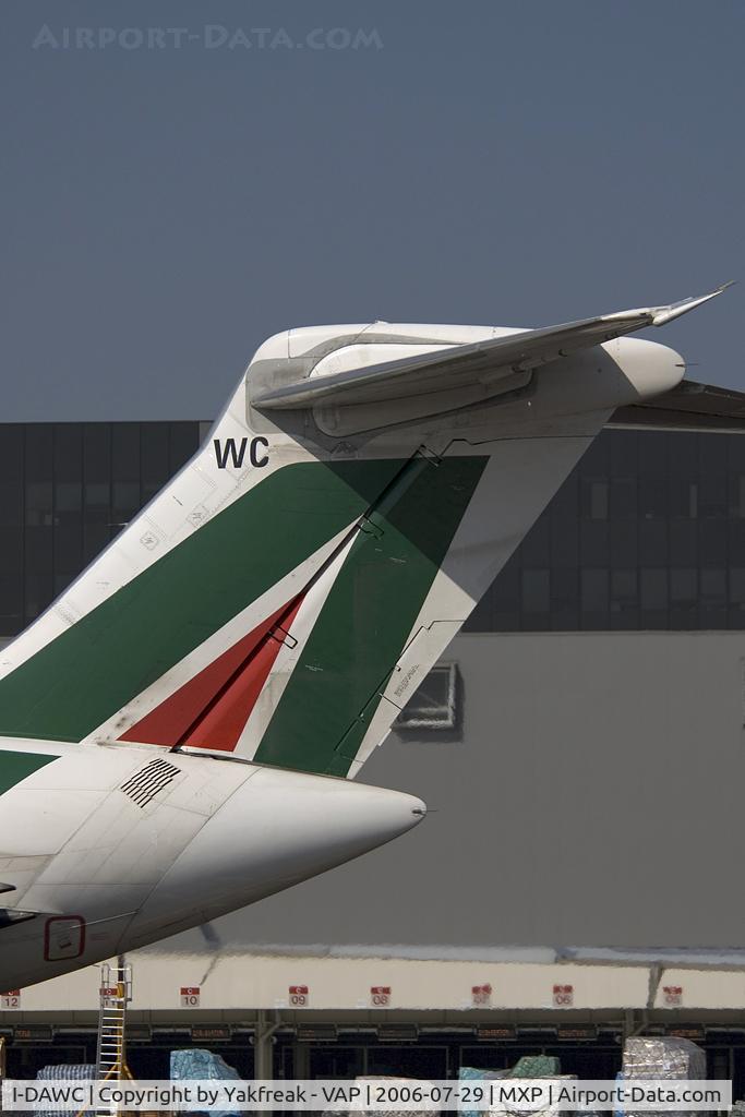 I-DAWC, 1984 McDonnell Douglas MD-82 (DC-9-82) C/N 49198/1142, Alitalia MD80 close up
