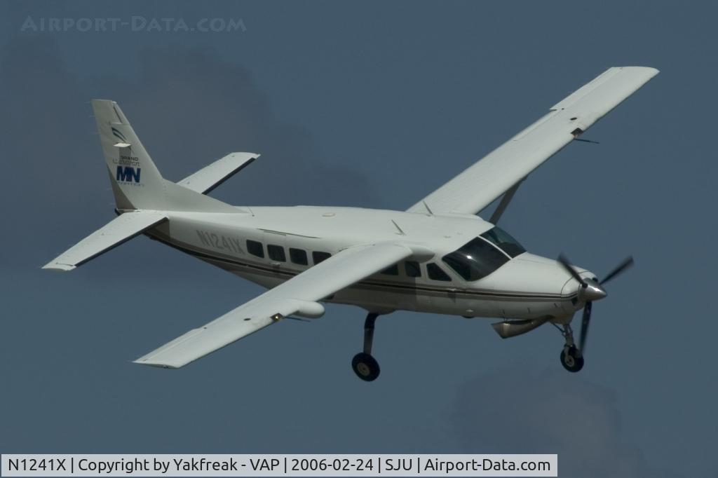 N1241X, 1998 Cessna 208B C/N 208B0657, MN Aviation Cessna Ce208 Caravan clear to land
