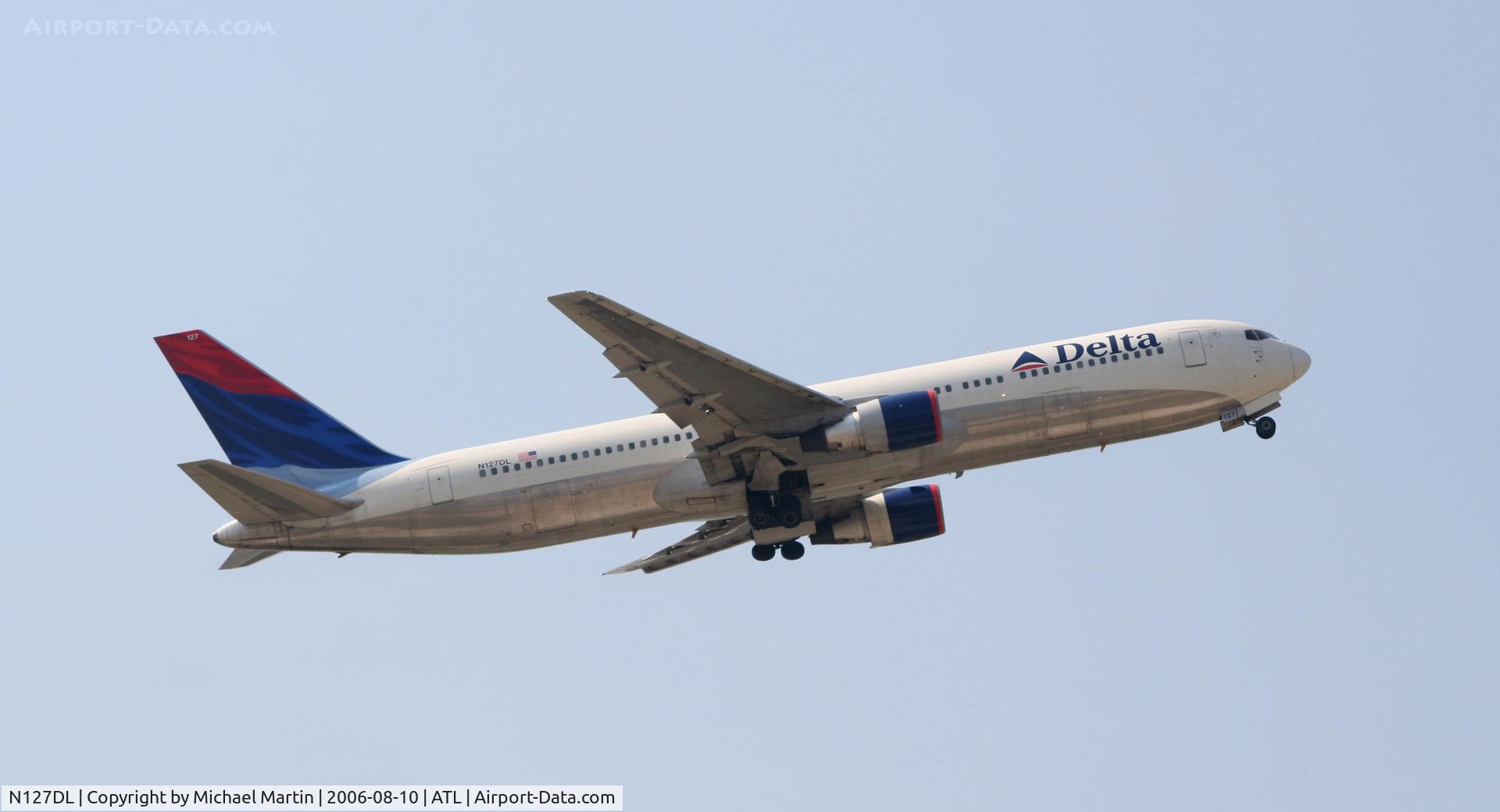 N127DL, 1988 Boeing 767-332 C/N 24077, Climbing out of ATL