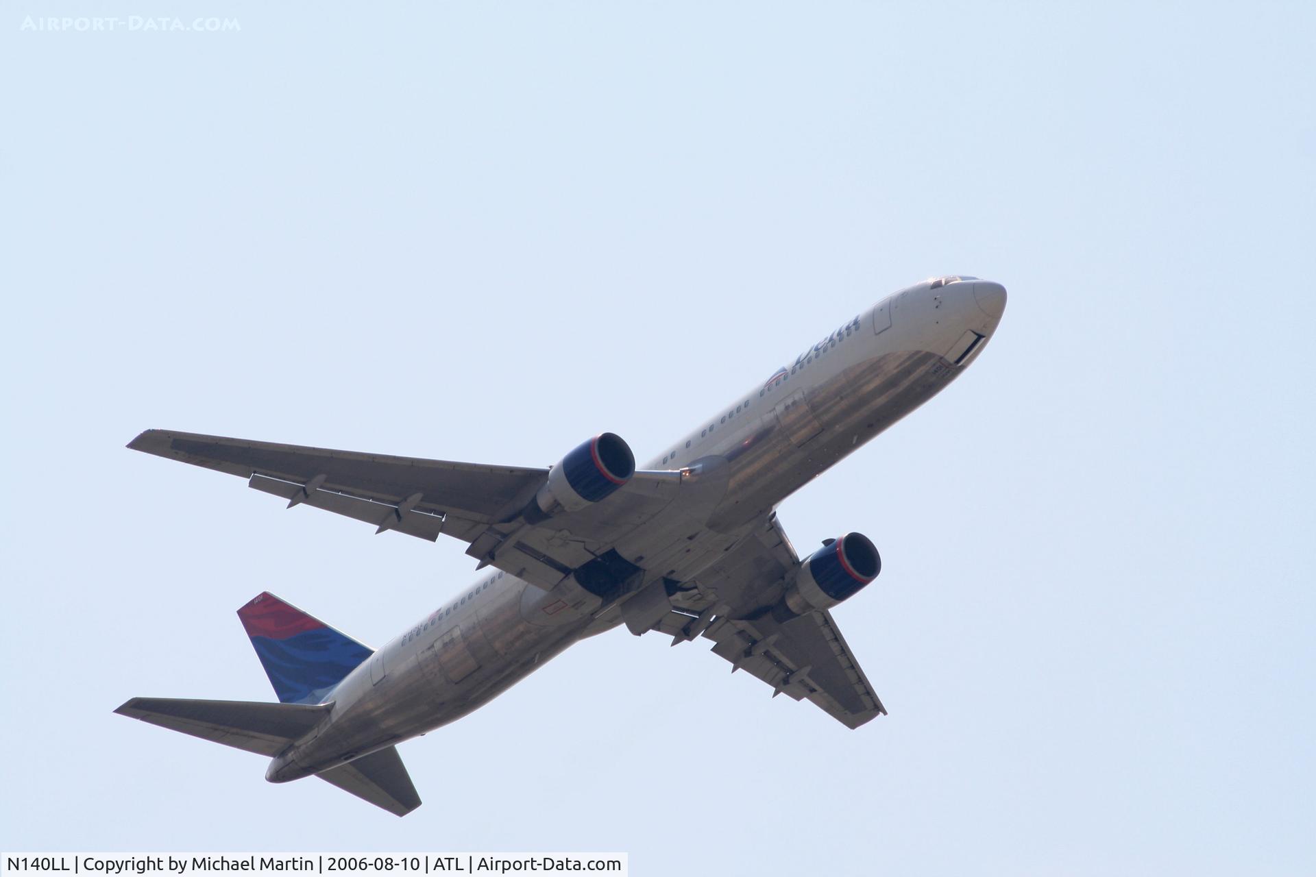 N140LL, 1993 Boeing 767-332 C/N 25988, Climbing out of ATL