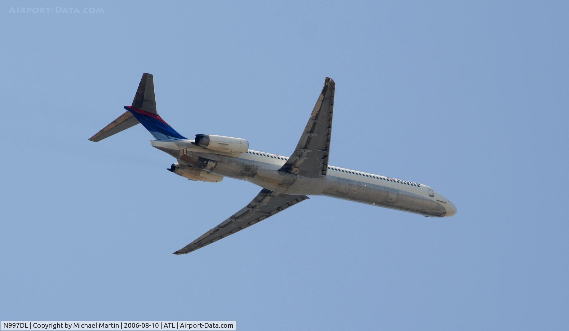 N997DL, 1992 McDonnell Douglas MD-88 C/N 53364, Climbing out of ATL