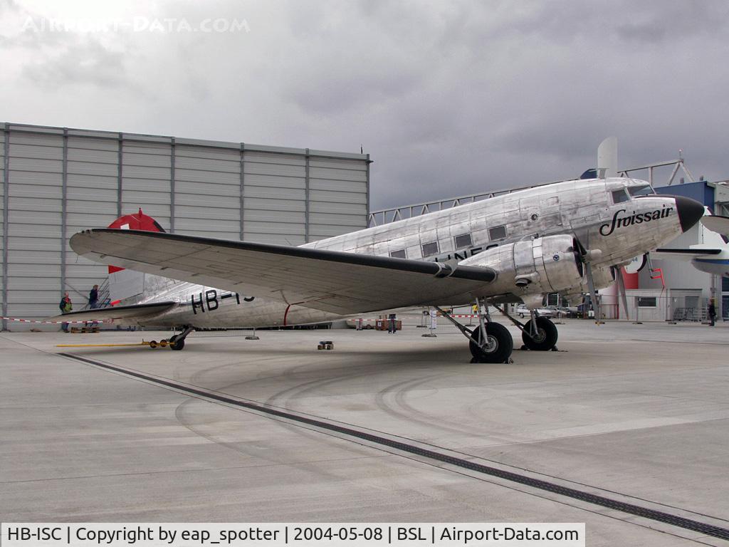 HB-ISC, 1943 Douglas DC-3C-S1C3G (C-47A) C/N 9995, At wellcome-party for N73544 Super Constellation