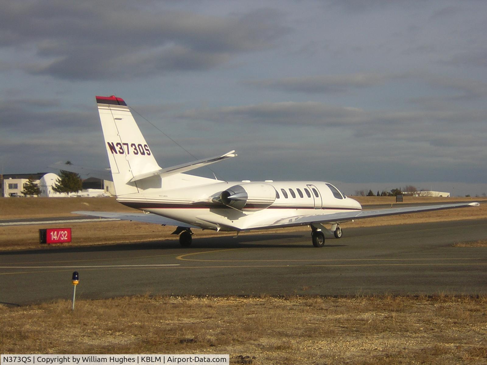 N373QS, 1996 Cessna 560 Citation Ultra C/N 560-0373, passing by after a nice wave from the pilots