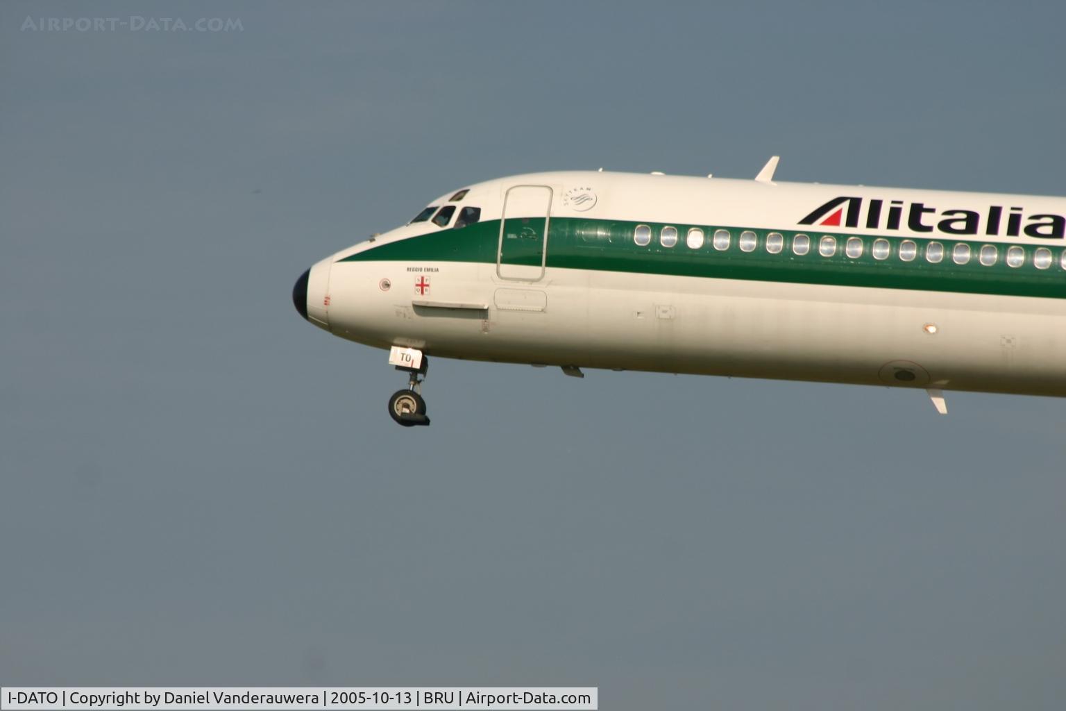 I-DATO, 1993 McDonnell Douglas MD-82 (DC-9-82) C/N 53219/2062, REGGIO EMILIA is arriving to rwy 25L