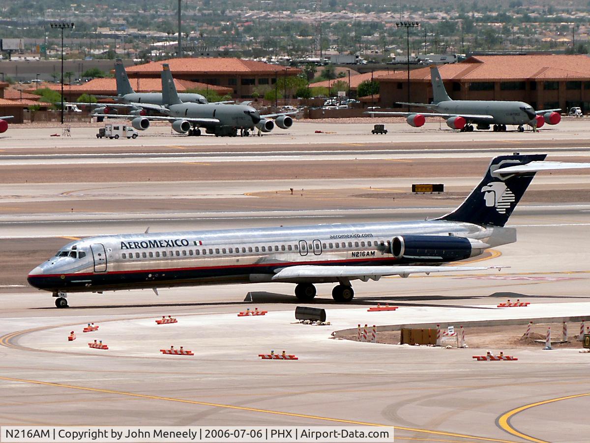 N216AM, 1988 McDonnell Douglas DC-9-87 C/N 49586, Lunchtime visitor to PHX