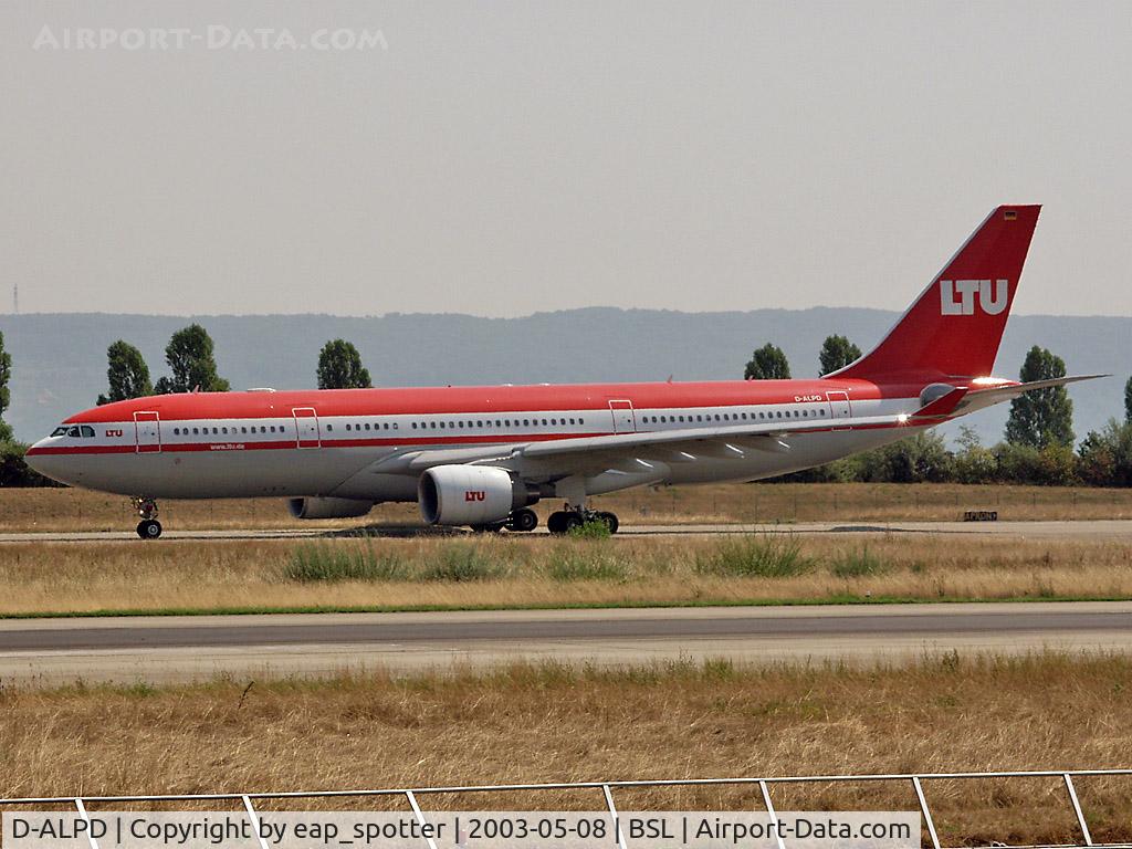 D-ALPD, 2002 Airbus A330-223 C/N 454, taxiing to holding point runway 16