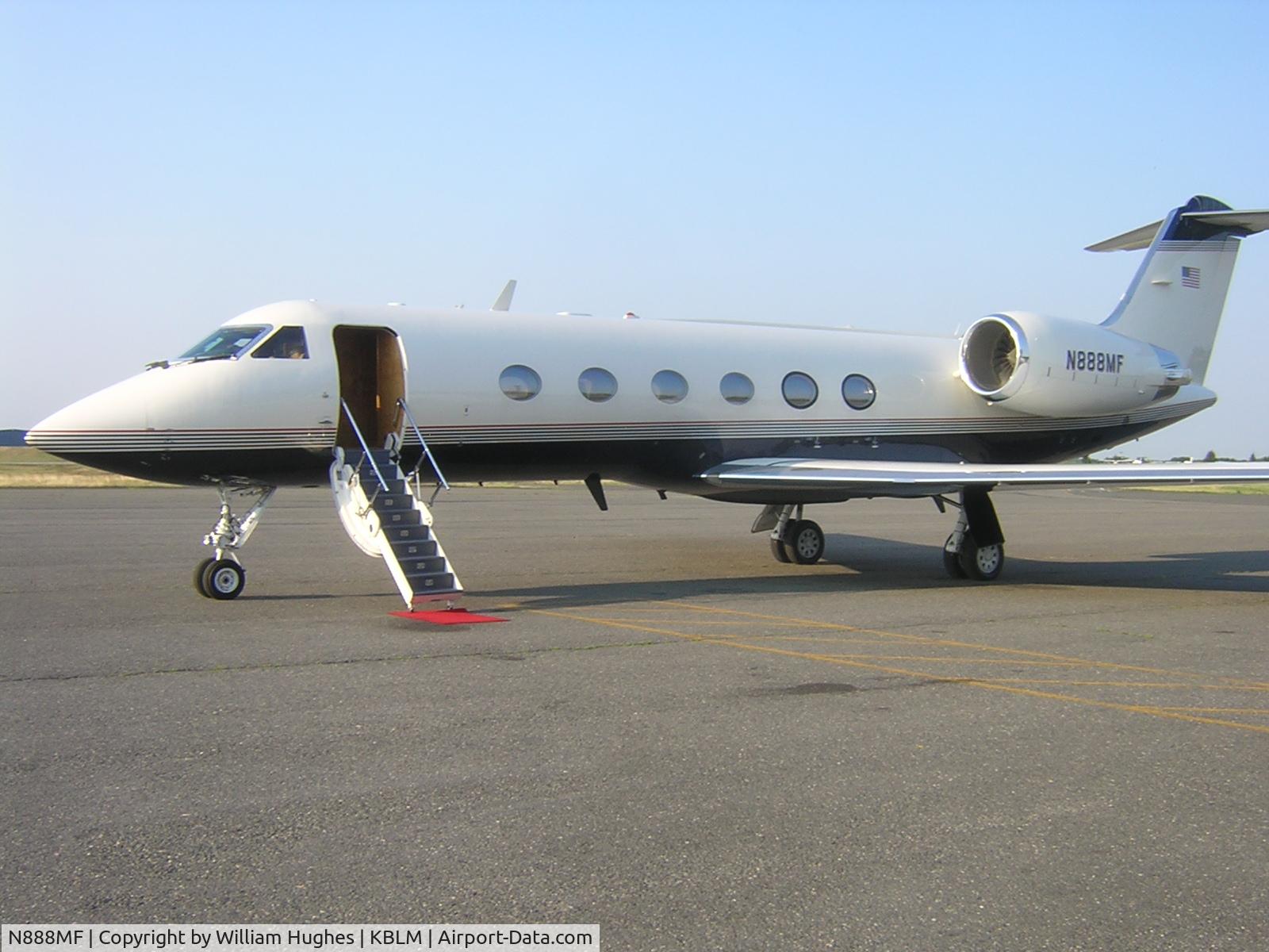 N888MF, 1995 Gulfstream Aerospace G-IV C/N 1268, just arrived with the owners from Miami