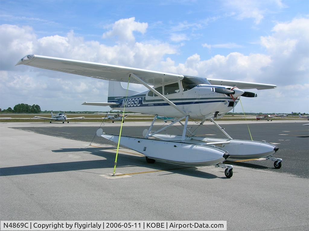 N4869C, 1975 Cessna A185F Skywagon 185 C/N 18502637, Sitting on the ramp on a hot day