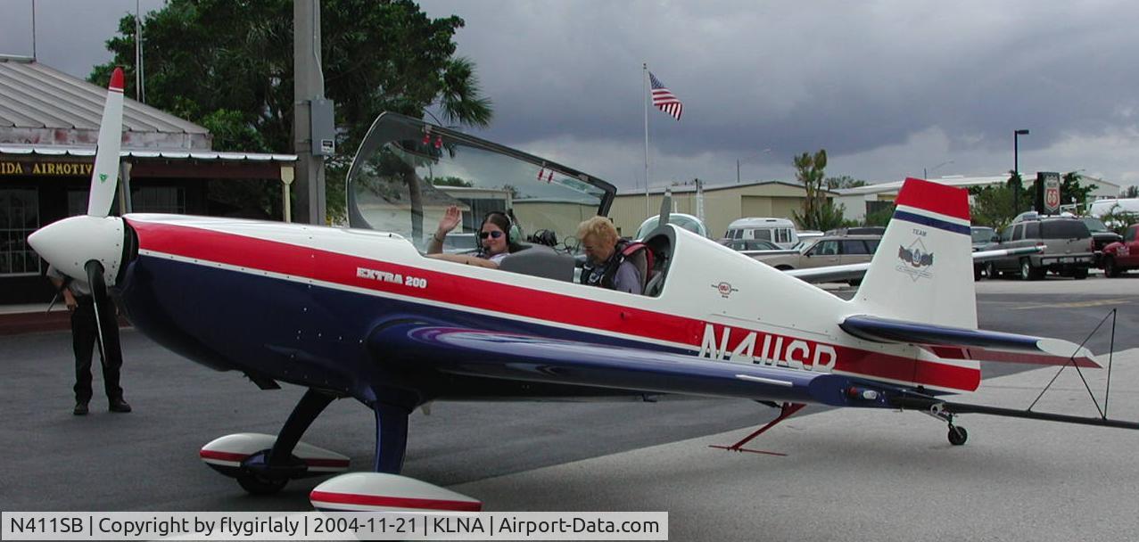N411SB, 1998 Extra EA-300/200 C/N 024, i'm in the front :)