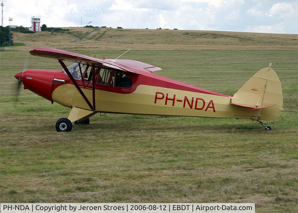 PH-NDA, 1947 Piper PA-12 Super Cruiser C/N 12-2918, Oldtimer FLY-IN 2006. Aircraft is based at EHRD