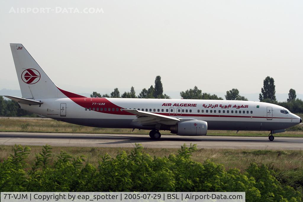 7T-VJM, 2000 Boeing 737-8D6 C/N 30205, Departing und runway 16 to Algiers