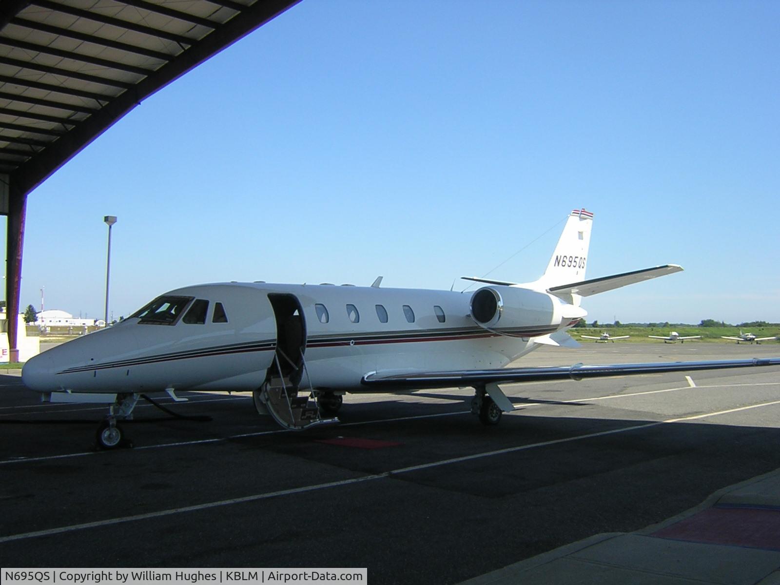 N695QS, 2002 Cessna 560XL Citation Excel C/N 560-5293, waiting for passengers then heading to Dallas