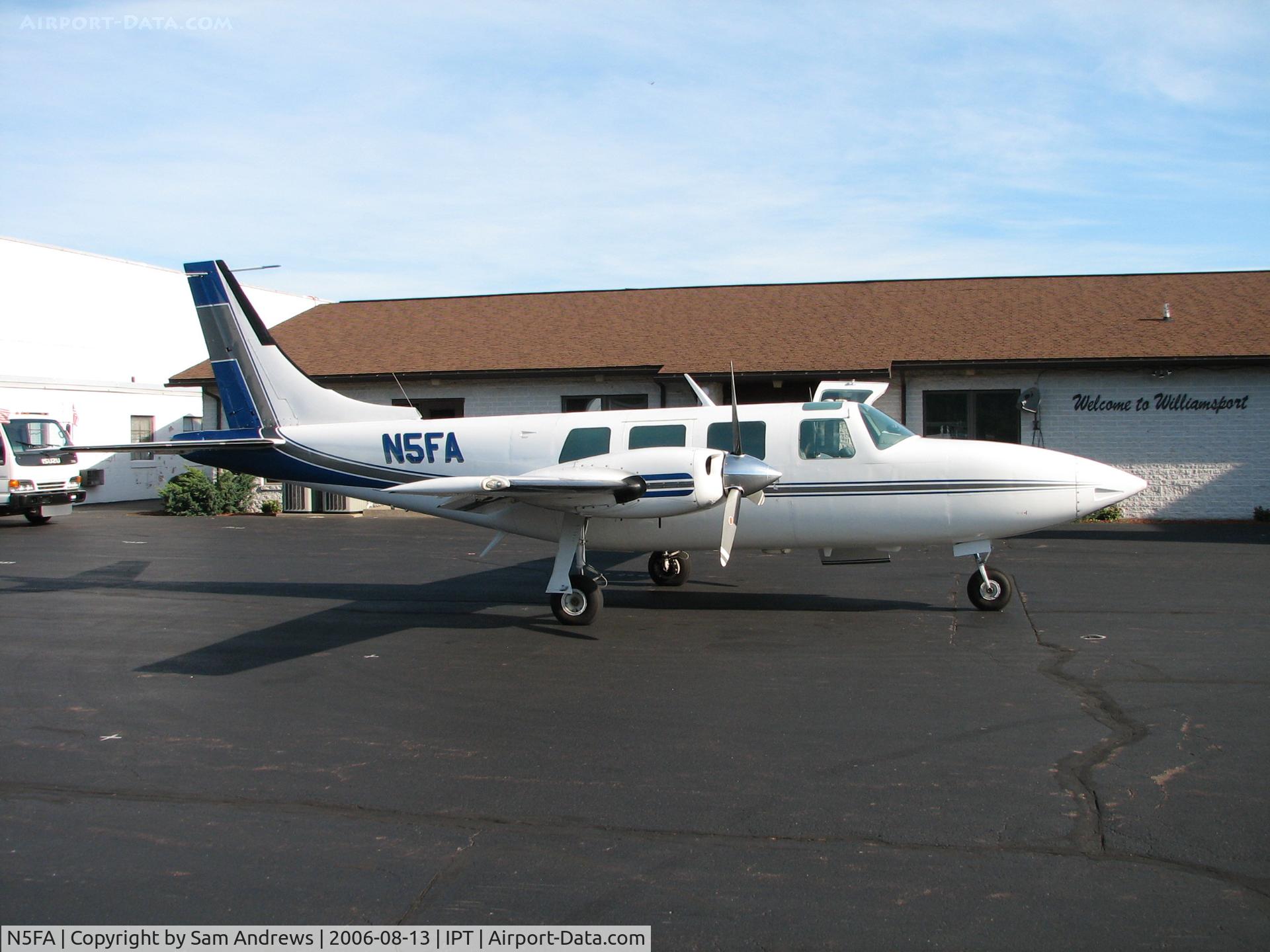 N5FA, Smith Aerostar 600 C/N 600310115, Shot this on my way out to the plane to go to Luray, VA