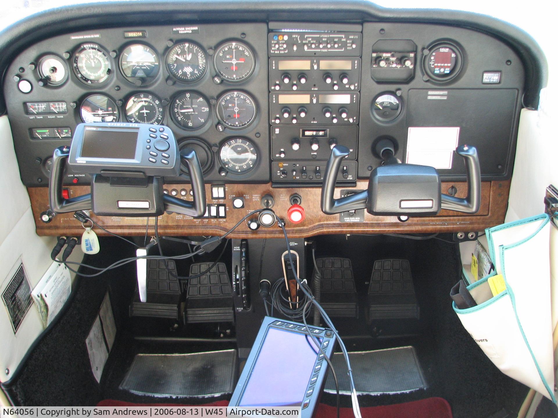 N64056, 1981 Cessna 172P C/N 17275512, This Sky Hawk only has 400 hours on it they tell me.