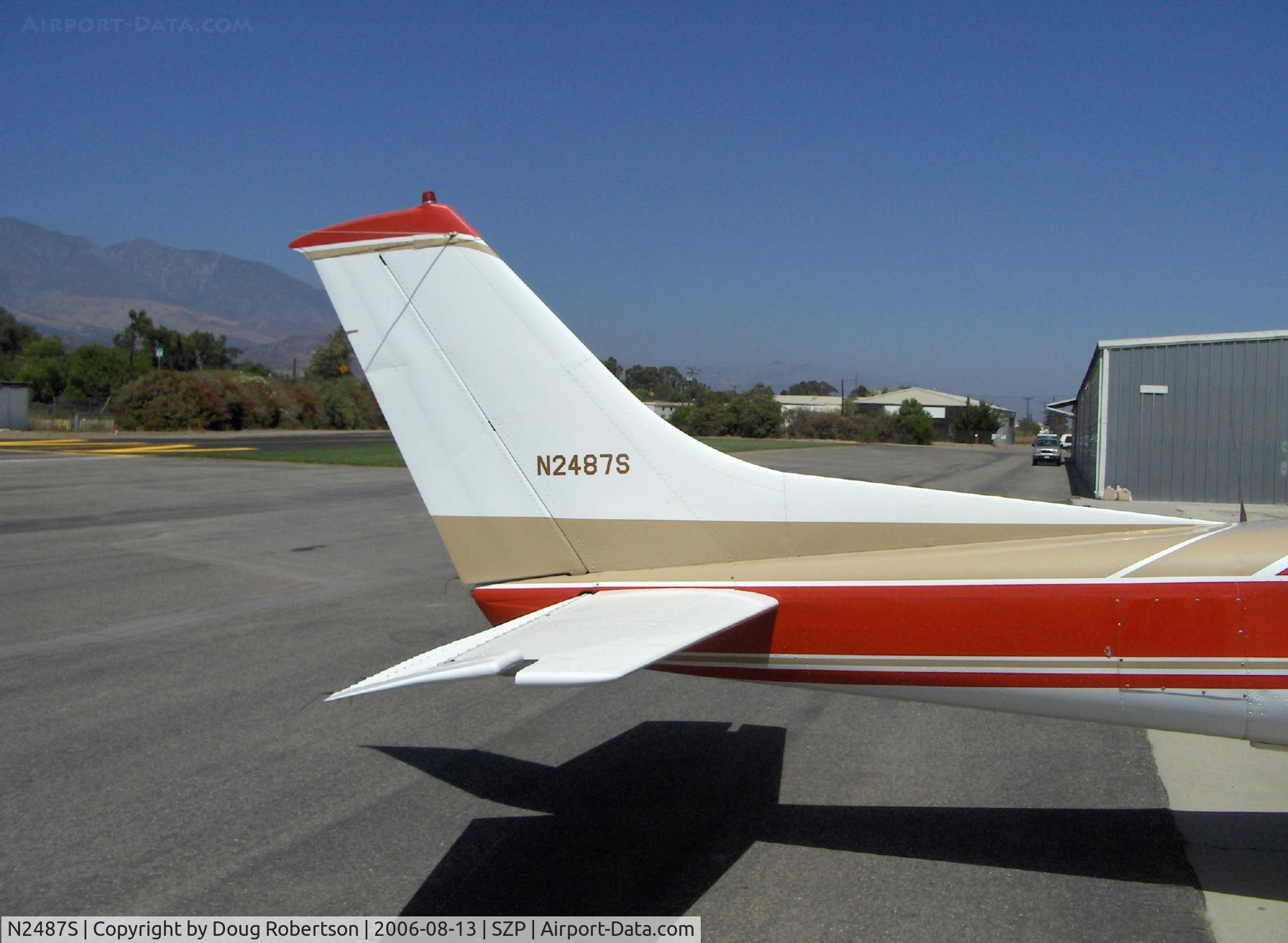 N2487S, Cessna TR182 Turbo Skylane RG C/N R18201344, 1979 Cessna TR182 SKYLANE RGII, empennage