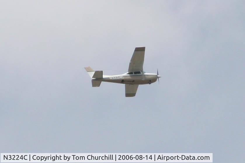 N3224C, 1978 Cessna R182 Skylane RG C/N R18200257, Flying over Louisville, CO