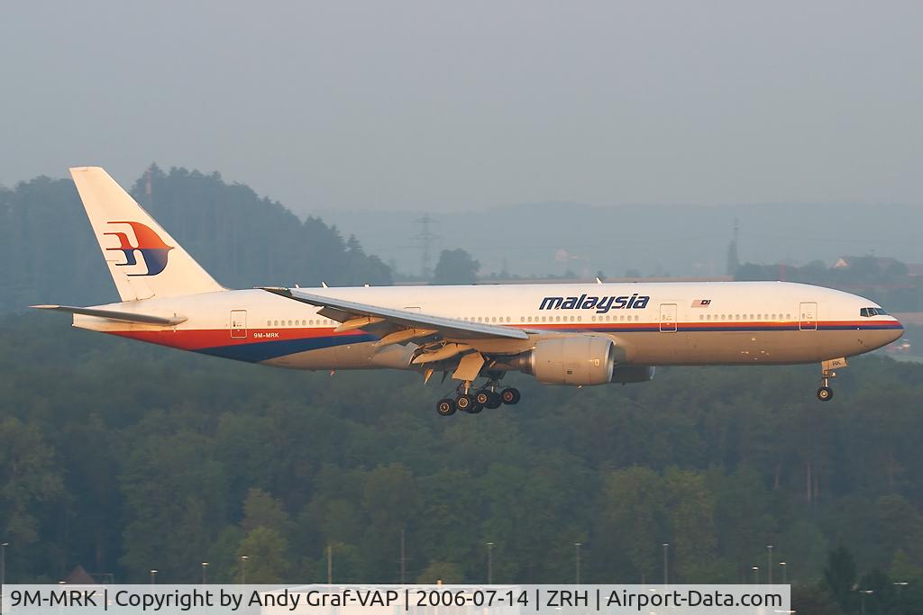 9M-MRK, 1999 Boeing 777-2H6/ER C/N 28418, Short final RWY34.