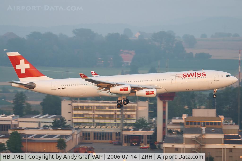 HB-JME, 2003 Airbus A340-313X C/N 559, Final RWY34.