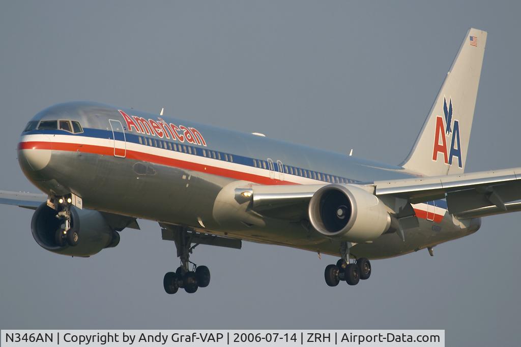 N346AN, 2003 Boeing 767-323 C/N 33085, Final RWY14.